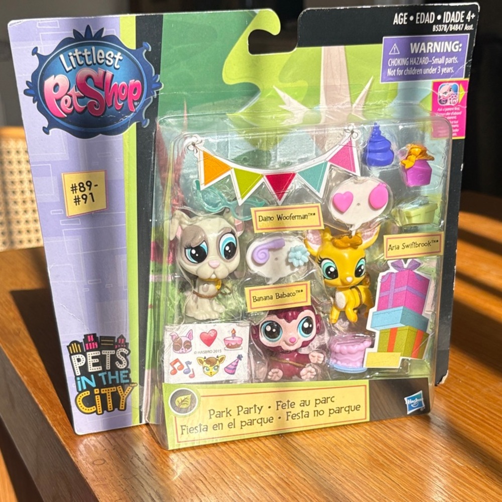 Littlest Pet Shop / Pets in the City / Park Party set, NEW